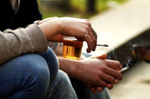 drogas 300x199 - Consumo de Drogas y Adolescencia